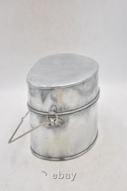 British Army WWI WWII D Shape Billy Mess Tin & Tommy Cooker Military Surplus British Army WWI WWII D Shape Billy Mess Tin & Tommy Cooker Military Surplus