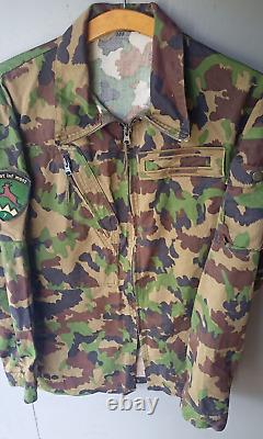 Swiss Army Camouflage Taz 90 Combat Jacket with Military Sleeve Chevron Size 48N