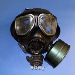 US Army Military Issue M40 Gas Mask Size Medium Metallic Green Canister DI