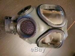 US MILITARY M40 GAS MASK MEDIUM with CARRYING CASE, C2 FILTER, USGI Army