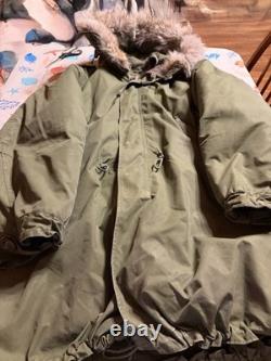 Vintage US Army M 1951 Fishtail Parka Jacket complete with coyote fur