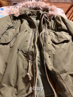 Vintage US Army M 1951 Fishtail Parka Jacket complete with coyote fur