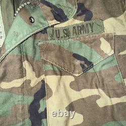 Vtg USGI US ARMY SURPLUS M65 FIELD JACKET WOODLAND CAMO COLD WEATHER COAT Small